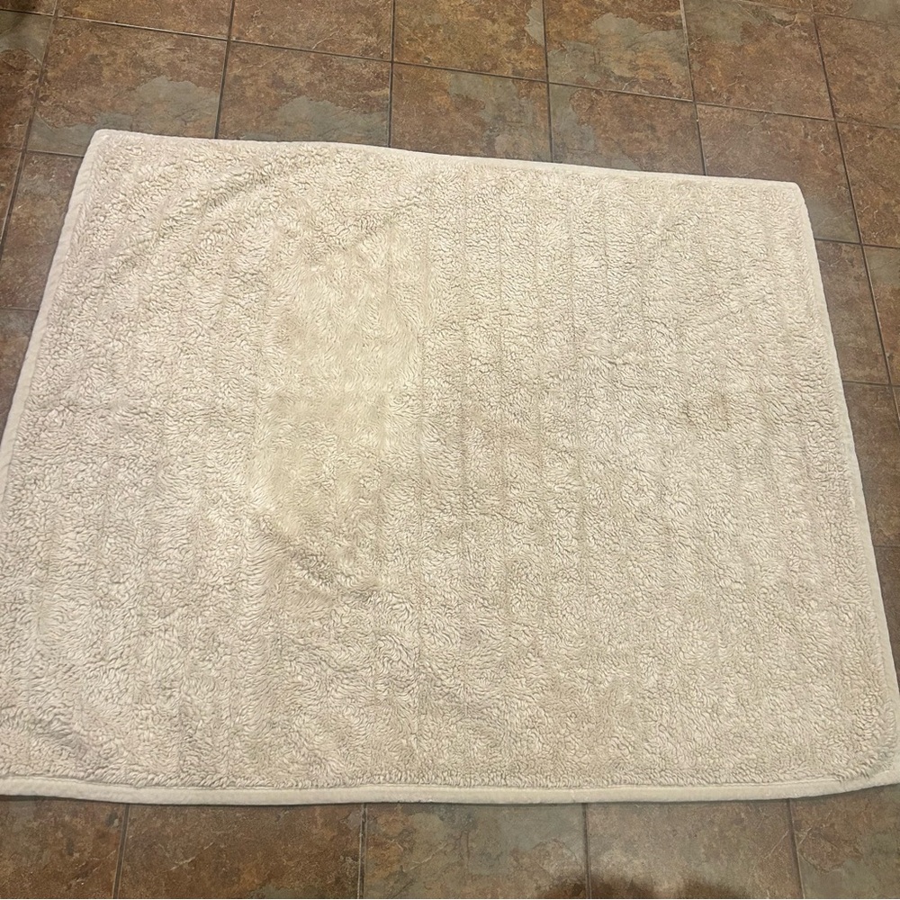Pottery Barn Faux Fur Winter Throw Cream 50x60” Heavy Cozy